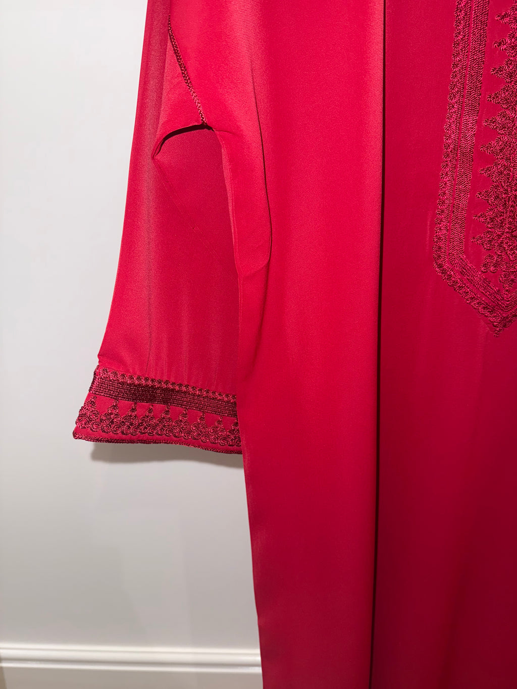 Red kaftan