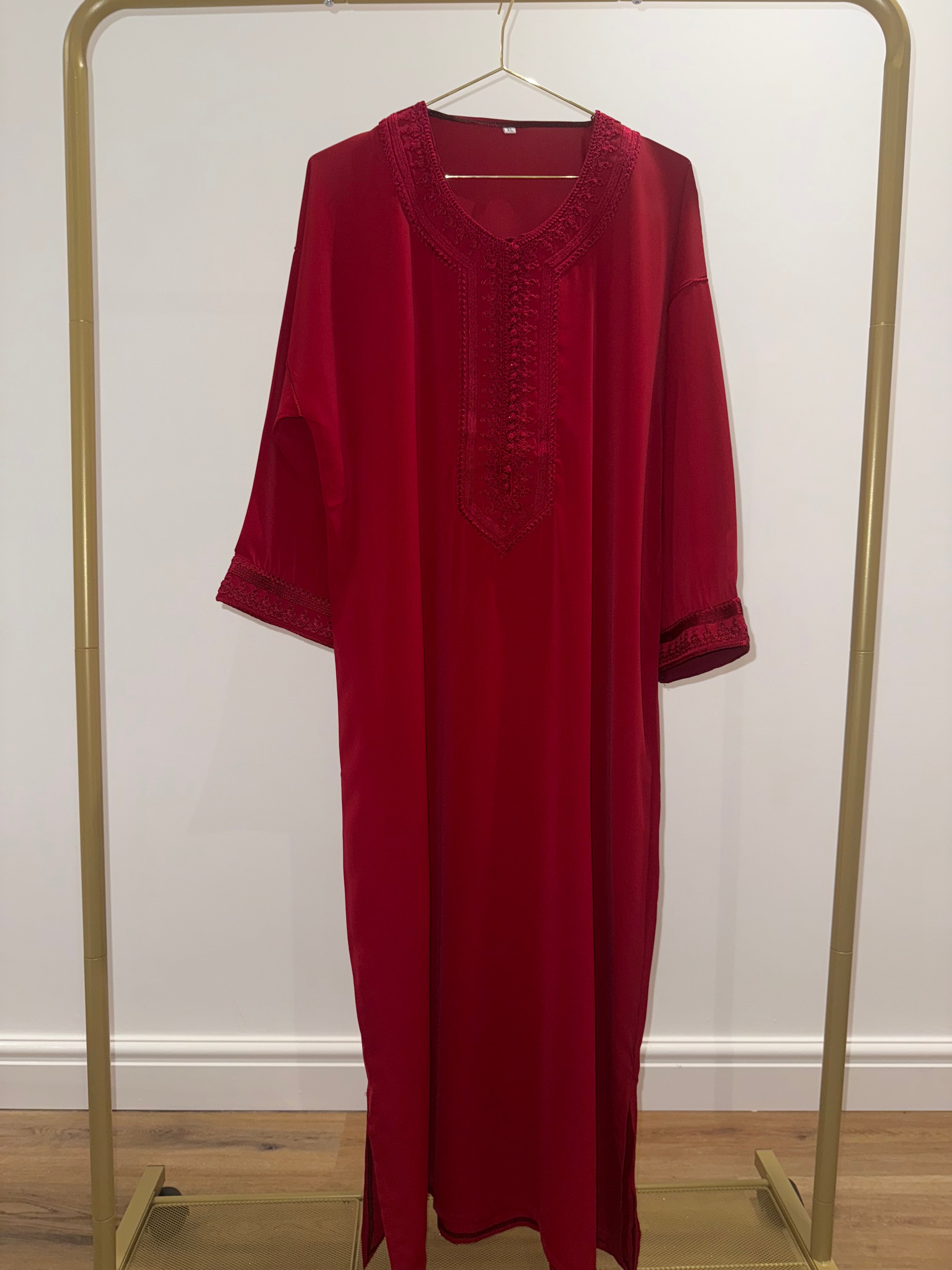 Red kaftan